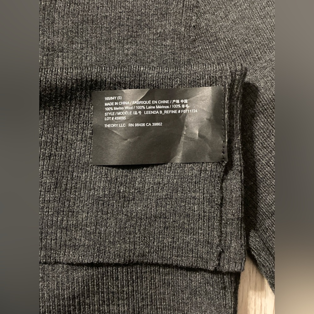 Theory 100% merino wool turtleneck sweater, 1/2 sleeve, gray - Picture 3 of 3
